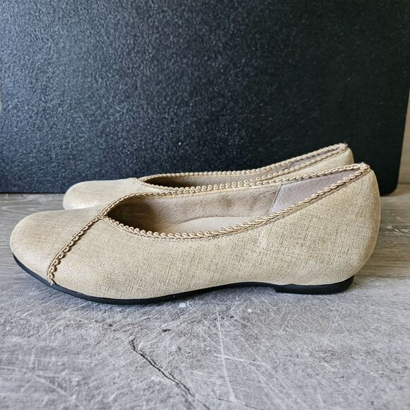 Munro American Soft Gold Iridescent Womens Ballet Flats Slip on Size 7 Shoes - Picture 3 of 15